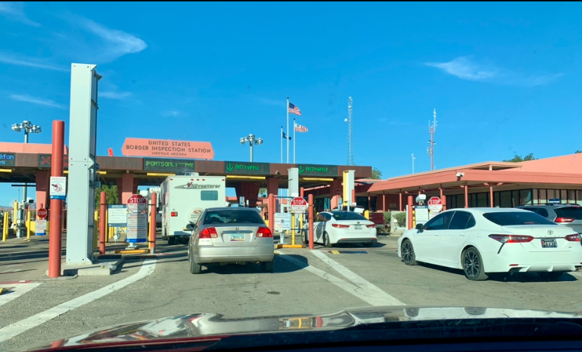cars-at-lukeville-port-of-entry-leaving-rocky-point
